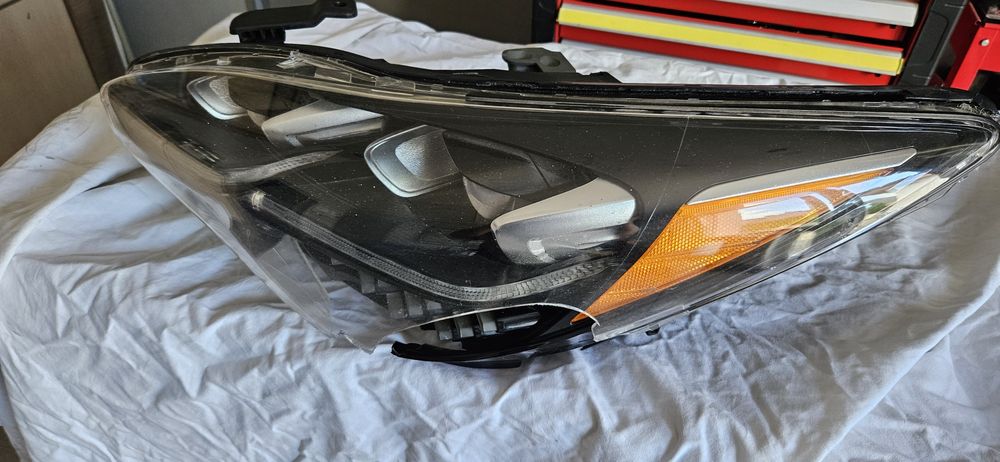 Lampa lewa  KIA  STINGER  USA