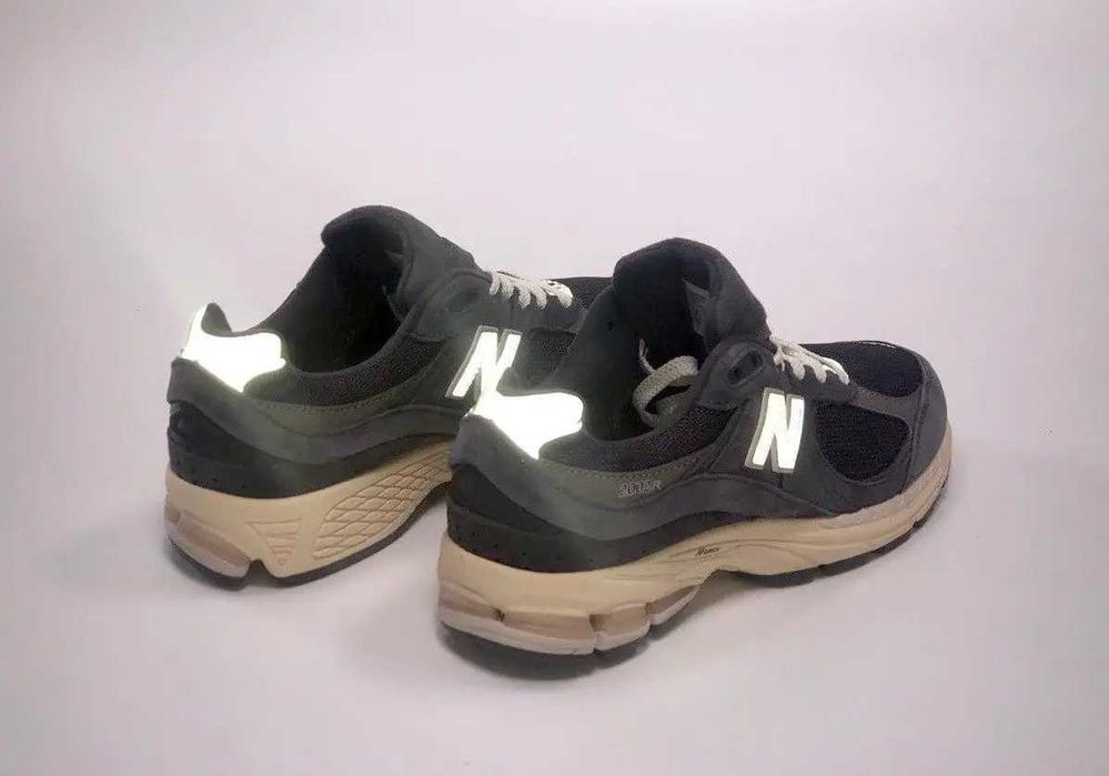 Nowe New Balance 2002R Black Dark Grey – Rozmiar 43 (27.5 cm)