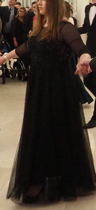 Sukienka balowa na studniówkę z tiulem