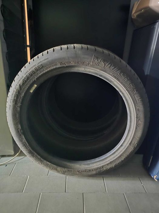 Pneus Michelin Primacy HP 235/45/R18 Semi-Novos