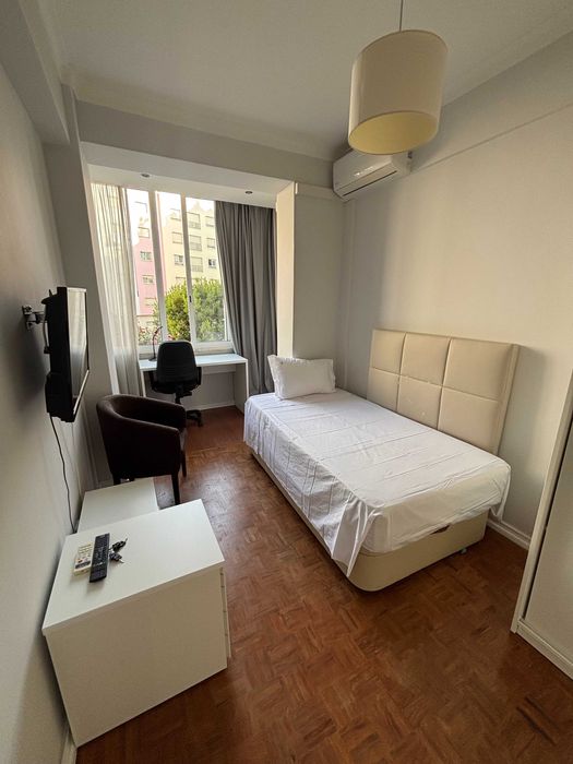 Quarto ensuite (15m2) para estudantes no Lumiar, incl. despesas