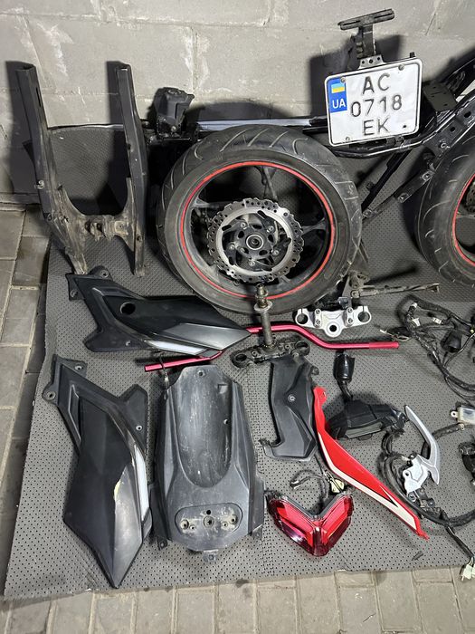 Loncin CR4 250 Є дуже багато чого