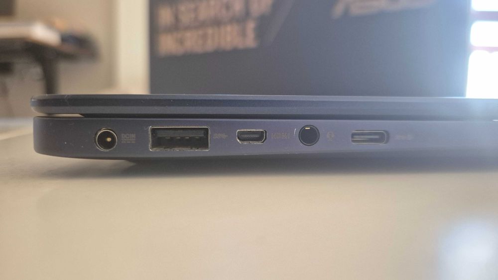 Portátil Asus Zenbook UX430UQ - bateria NOVA, (substituída à menos de 1 mês)
