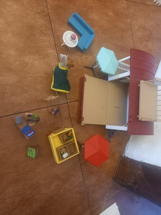 Schleich  42528 Mobilny stragan i przyczepa 42415, tor przeszkód