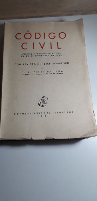 Código Civil com Revisão e Índice Alfabético (1967)