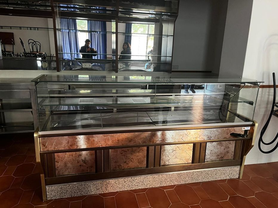 Mobiliários, equipamentos de  café