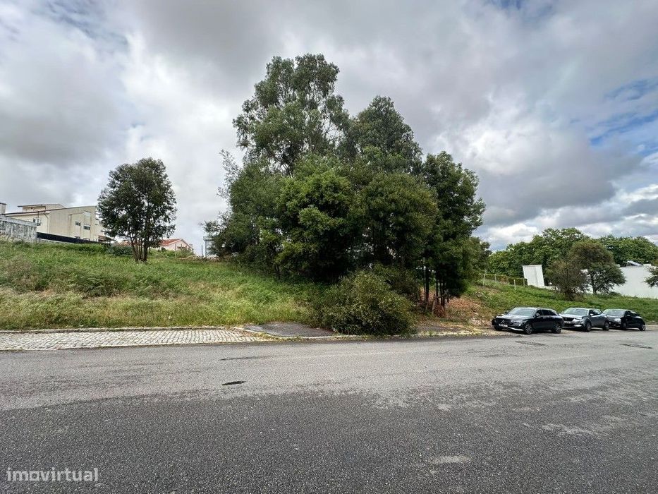 Terreno em Oliveira do Douro, Vila Nova de Gaia — Oliveira do Douro, Porto