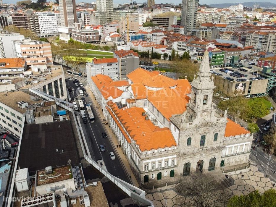 Building for Rent in the Centre of Porto