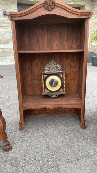 Elegancki komplet drewnianych mebli gabinetowych