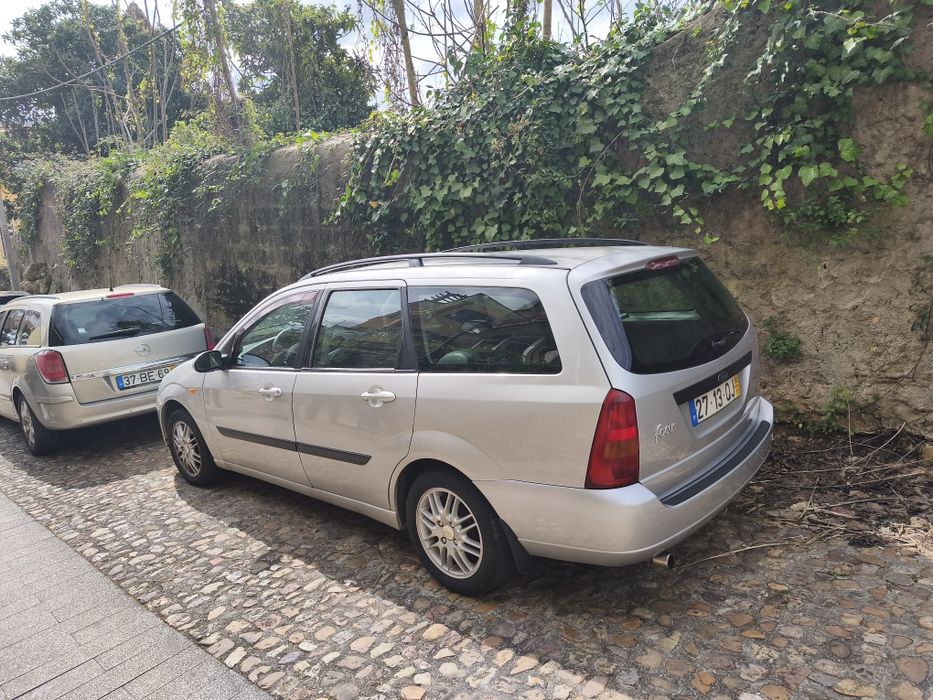 Vendo essa Carrinha. ANO 2000. Muito bem conservada . Gasolina