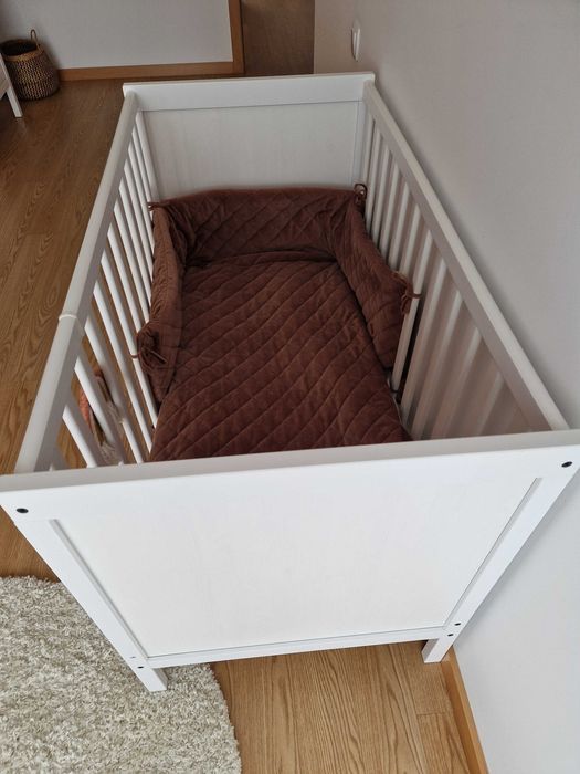 Cama bébé e colchão