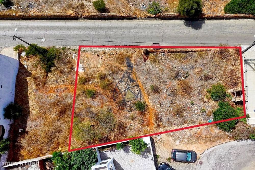 Terreno para Construção de Moradia  T3 com Piscina e Vista Mar – Figue