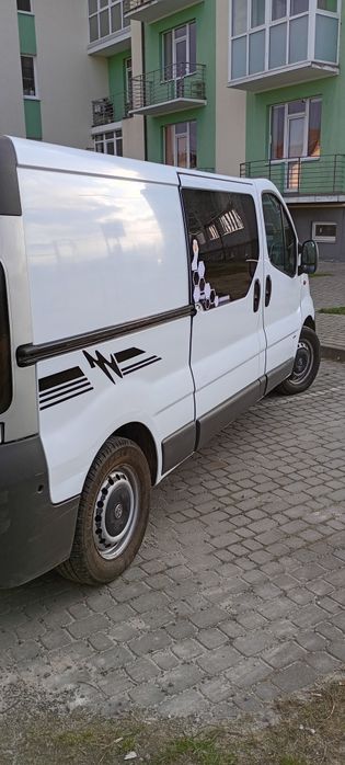 Опель віваро довга база