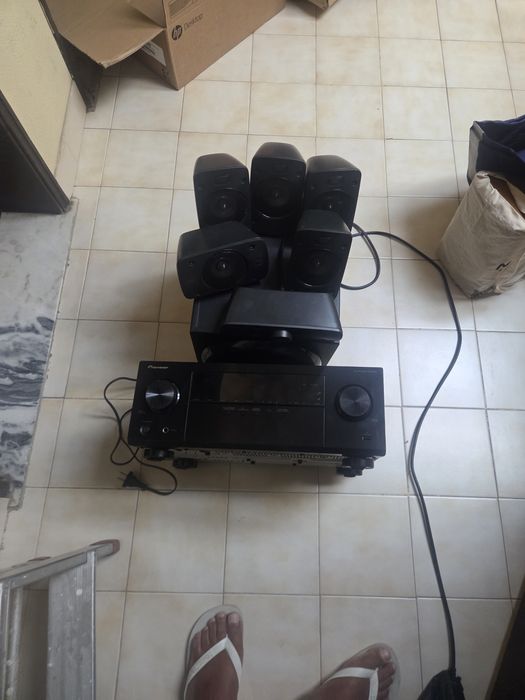 O Pioneer VSX-323