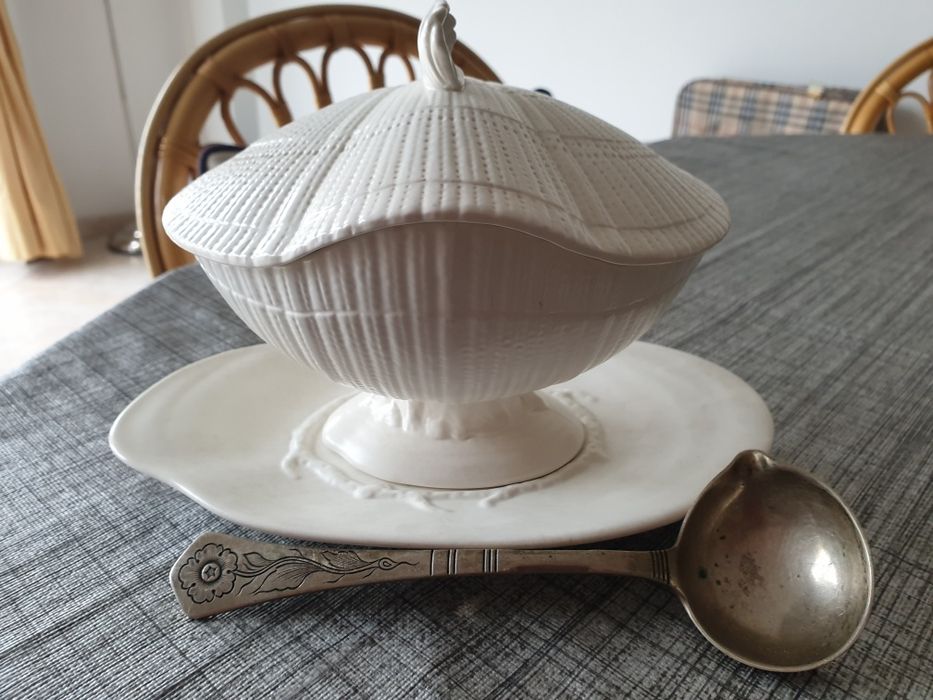 Molheira em formato de concha