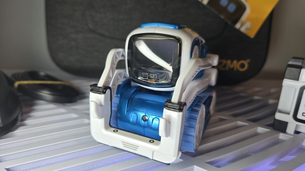 Робот Anki Cozmo Interstellar Blue ( новый АКБ )