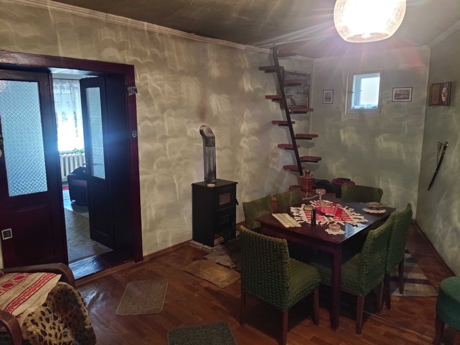 2 поверховий цегляний будинок 1990х с. Великі Береги 10 км до Берегова