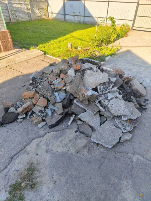 Бій бетону , цегли, асвальт