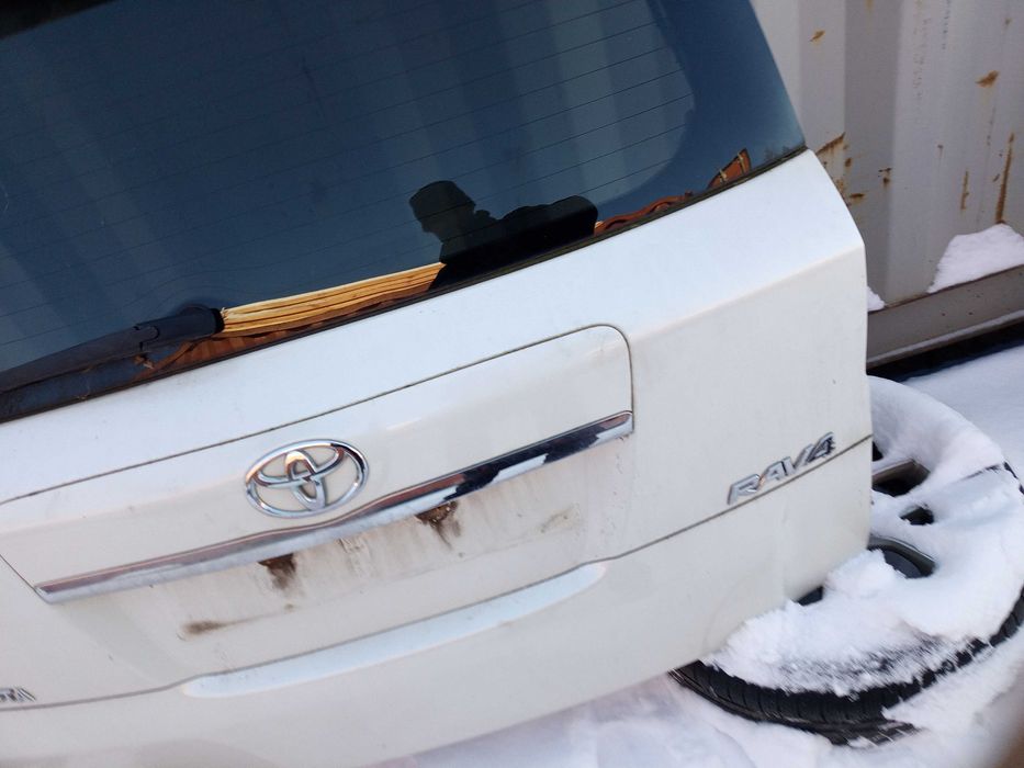 TOYOTA RAV4 III 06-12 klapa tył kompletna kolor BIAŁA PERŁA 070