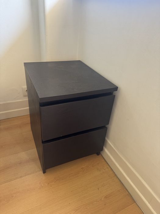 Cama de casal MALM Ikea + Oferta de Mesa de Cabeceira