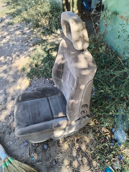Авто крісло б/у. В гарному стані