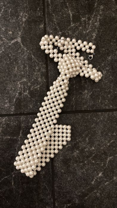 Галстук з жемчугом