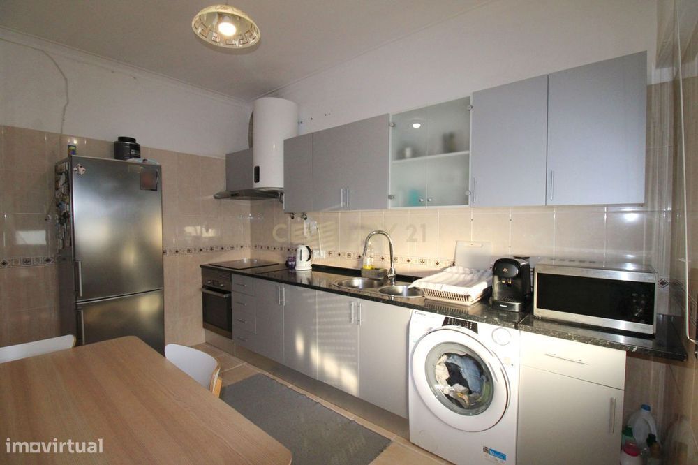 Espetacular Moradia T5 no Casal Do Marco com Garagem