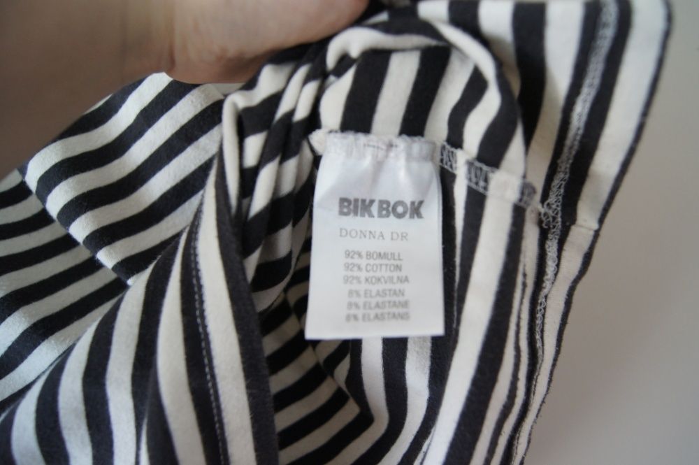 bikbok 36 S bialo czarna czarno biala sukienka bluzka tunika w paski