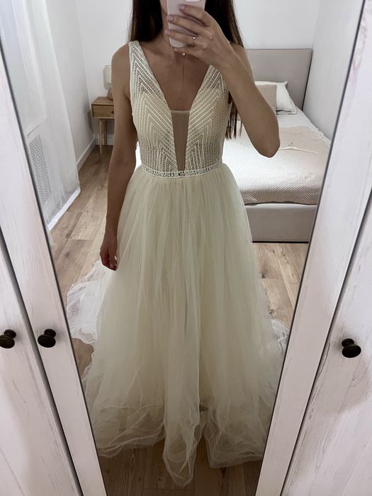 Весільна сукня