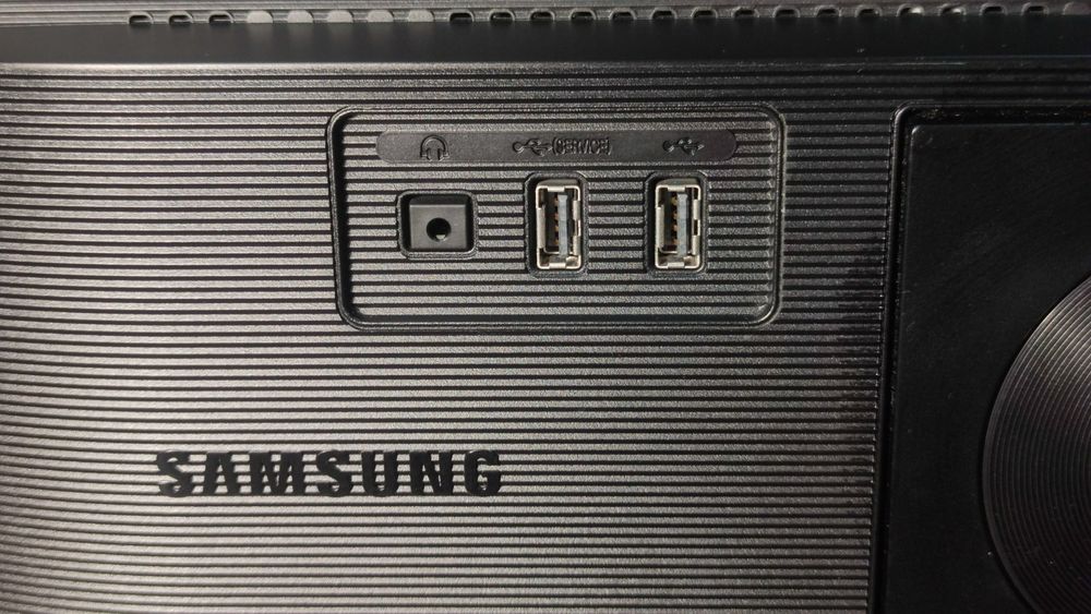 Монітор Samsung 24" IPS Full HD 75 Гц | FreeSync, HDMI, USB, VESA
