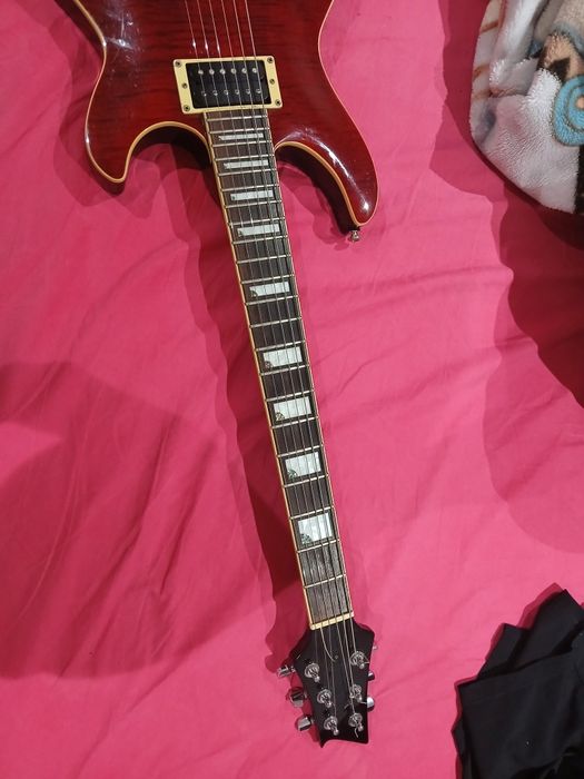 Guitarra Cort M 600