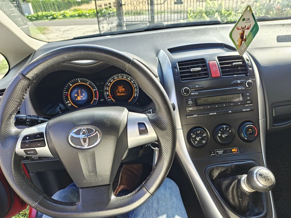 Sprzedam toyotę Auris 1.4 D4D