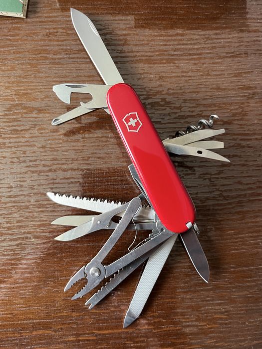 Ніж легенда.РІДКІСНИЙ (Без гака)Victorinox SwissChamp (перший випуск) 1987р.в. Новий!!!
