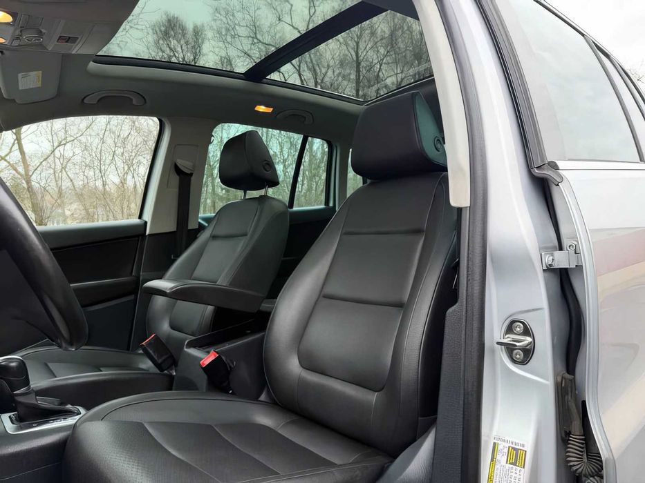 Volkswagen Tiguan      2015