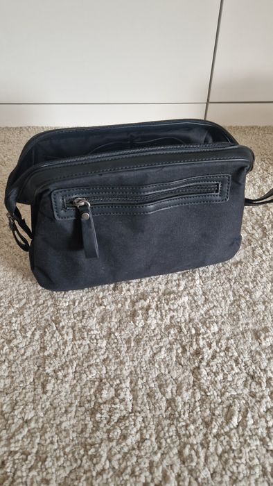 Necessaire Preto Meia Pele