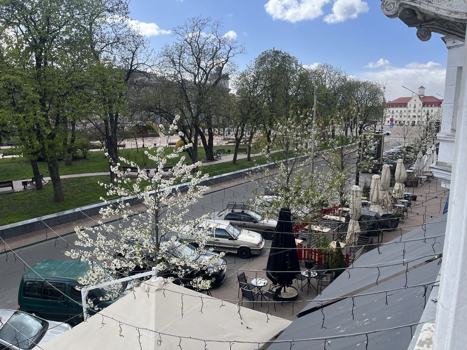Площа. Оренда 2-кімнатна квартира в самому центрі Чернігова . Подобово/погодинно