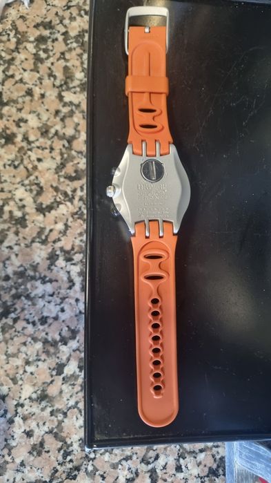 Swatch  laranja  quase novo