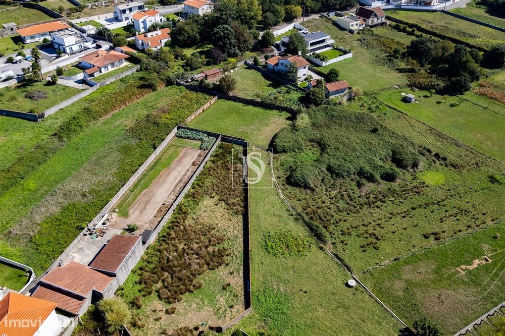 Terreno com 1043 m², em Antas, Esposende