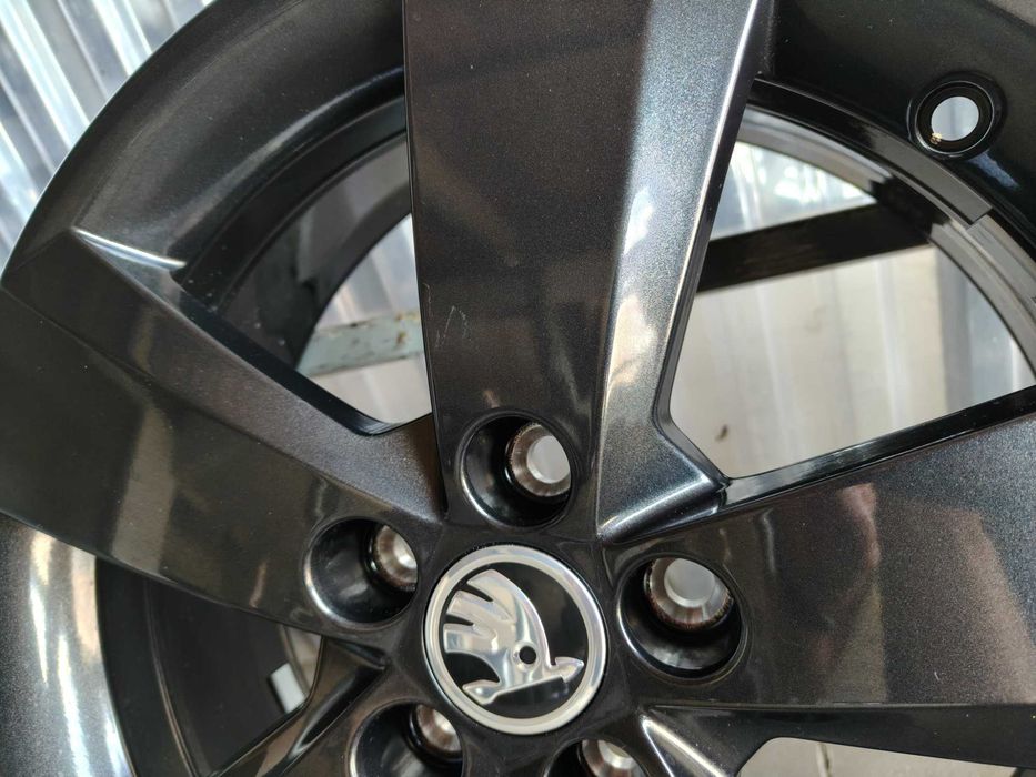 Oryginalne Felgi aluminiowe Skoda Scala Fabia Roomster Kamiq Rapid 6x16'' 5x100 ET35 Komplet
