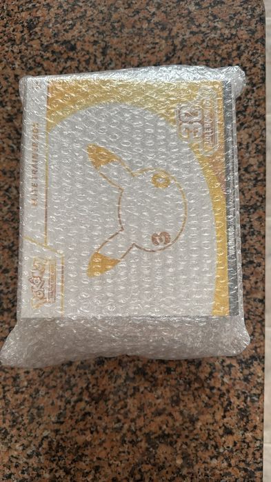 Pokemon elite trainer box 30th celebration