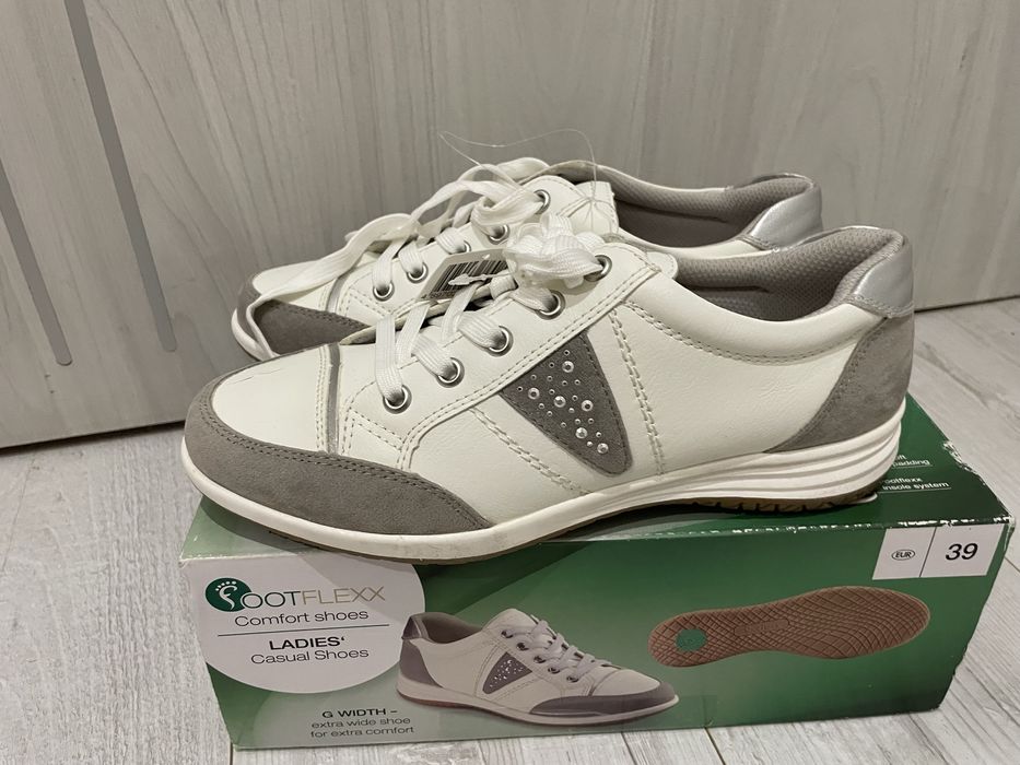 Buty sportowe snikersy profilowane zdrowotne cyrkonie 39 nowe