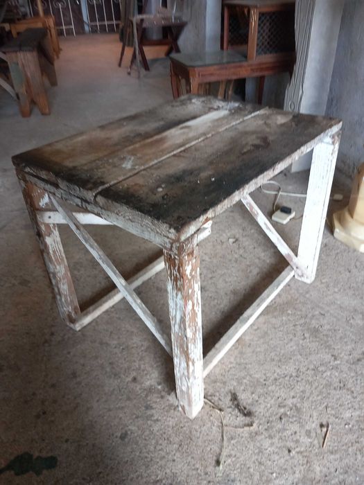 Mesa de trabalho de madeide pinho, antiga, bom estado, estrutura em X
