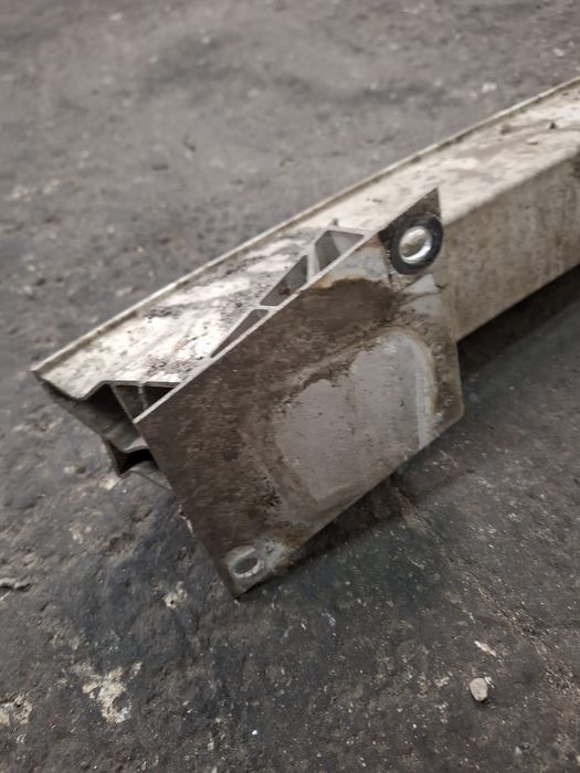 Belka zderzaka Audi A3 8P Tył 5 drzwi sportback lift A38P belka tylna