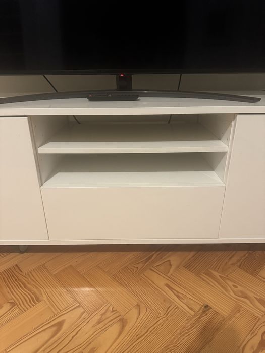 Movel Tv Ikea branco brilhante