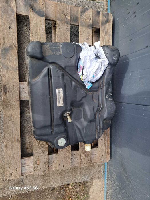Zbiornik paliwa, bak Ford Focus Mk3 AV61-9K007-B