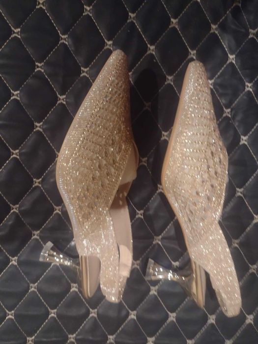 złote czółenka z odkrytą piętą 41