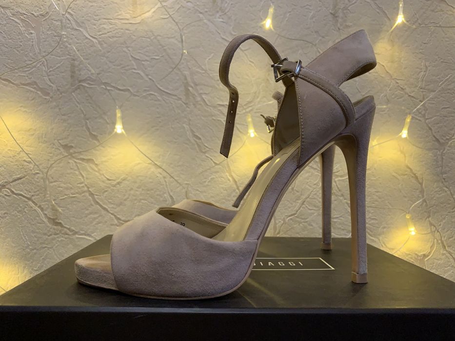 Продам босоніжки Antonio Biaggi