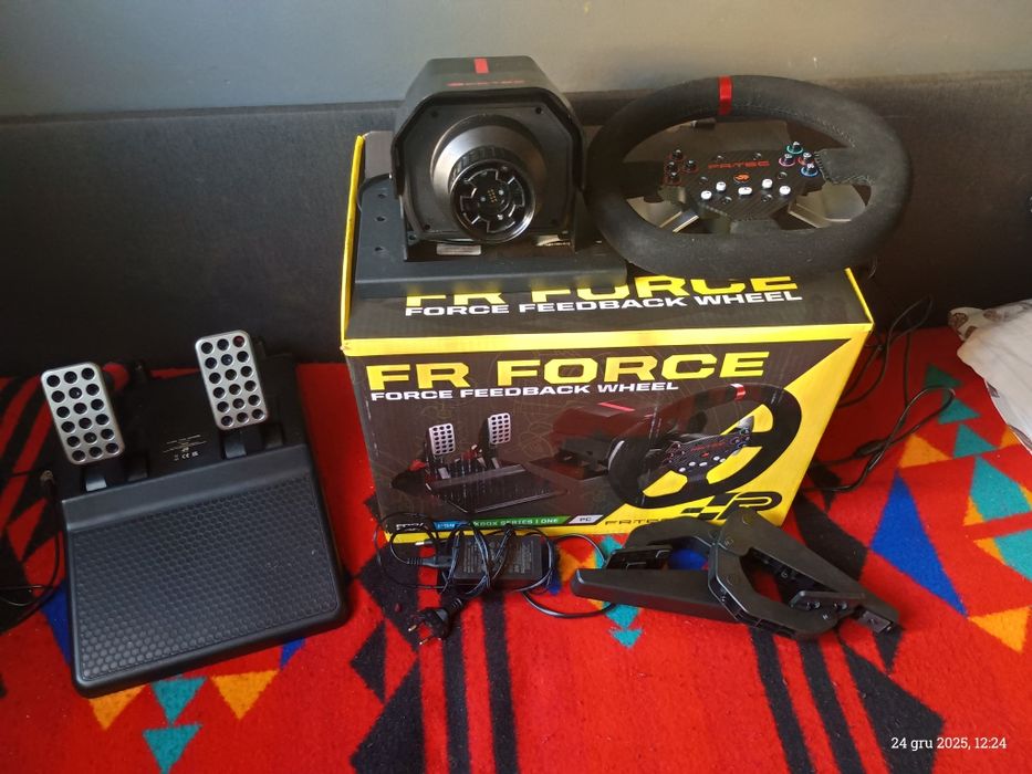 Kierownica Fr Tec force Feedback wheel +pedały