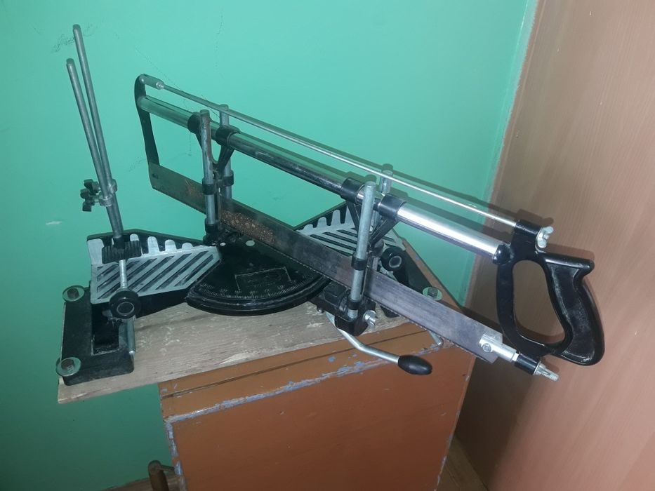 Углоріз Topex 10a055 мобільний верстак з замком abus кодовий