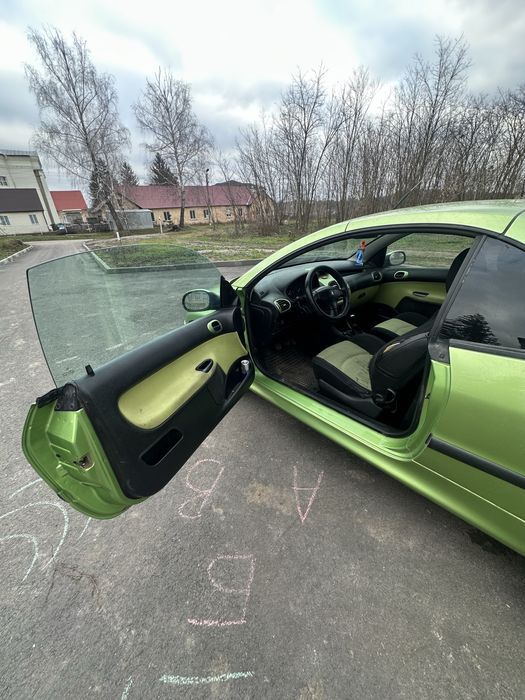 Продам або обміняю чудову машинку пежо 206